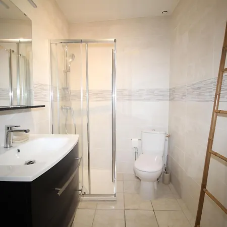 Maison 6 Personnes Proche De La *